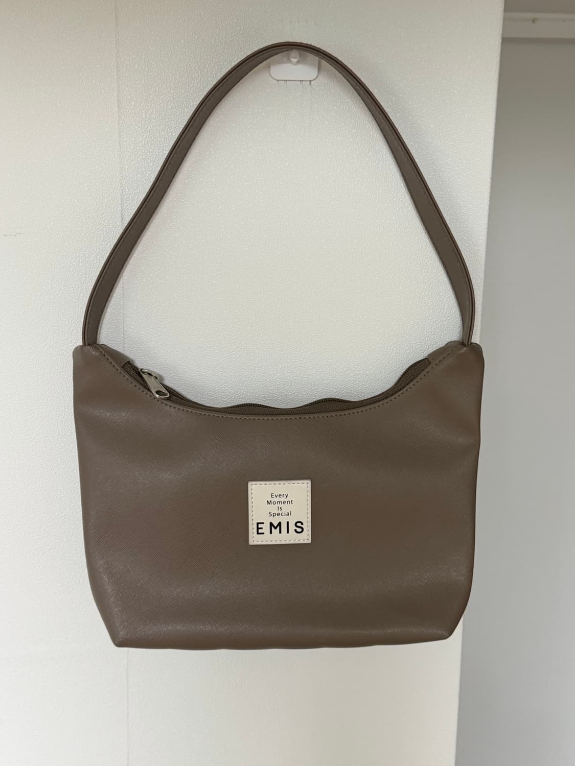Emis New leather hobo bag 상품이미지1