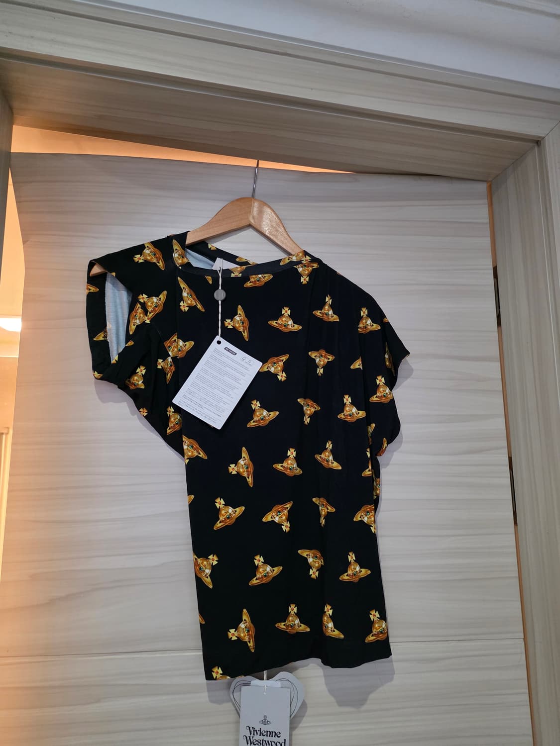 정품 비비안웨스트우드 탑 티셔츠  상품이미지4