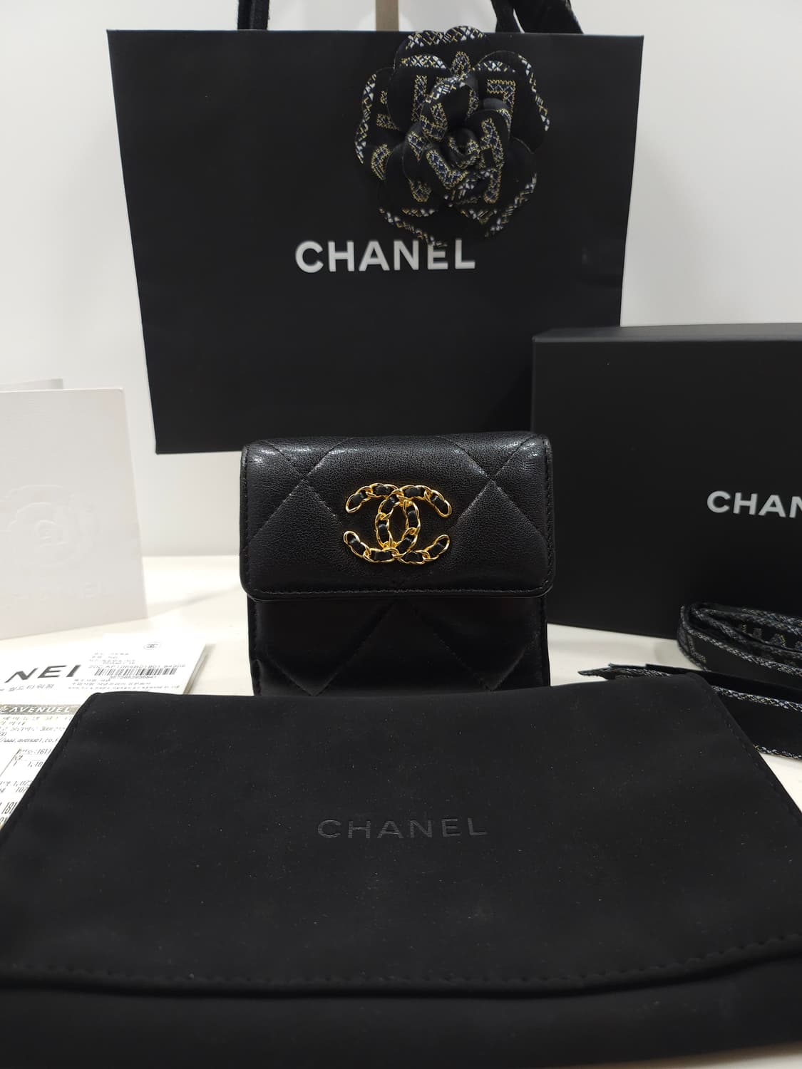 [정품] 샤넬 19 스몰 플랩 지갑 AP1064 상품이미지1