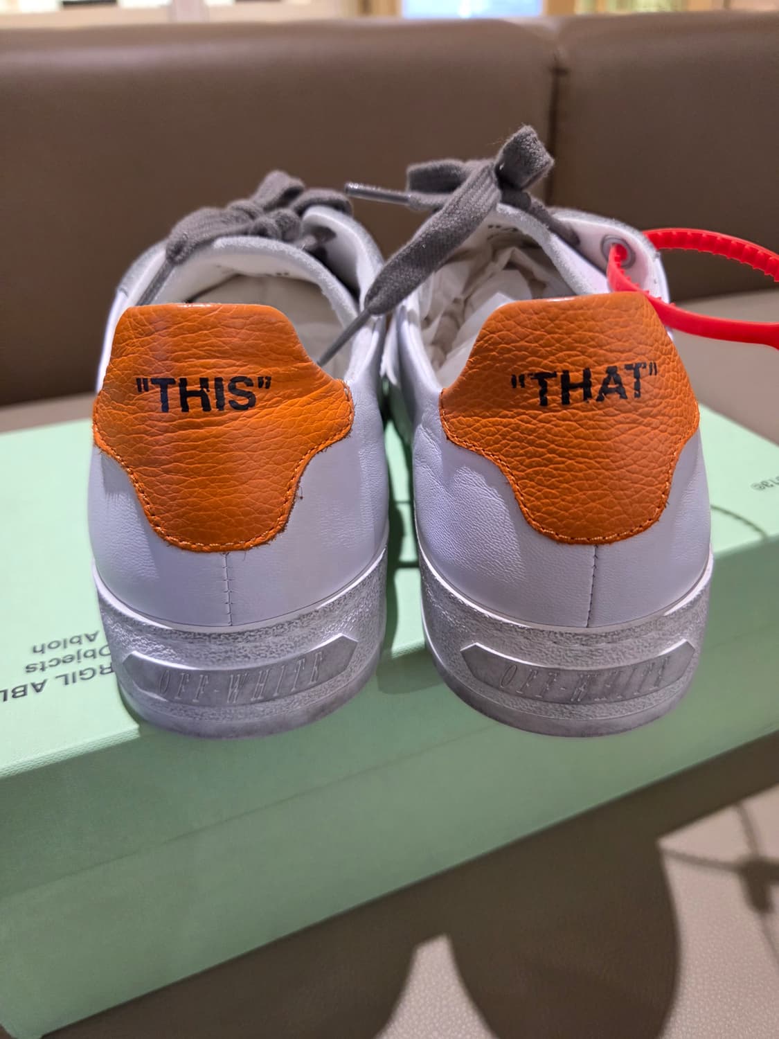 오프화이트 빈티지 애로우 레더 스니커즈 상품이미지4