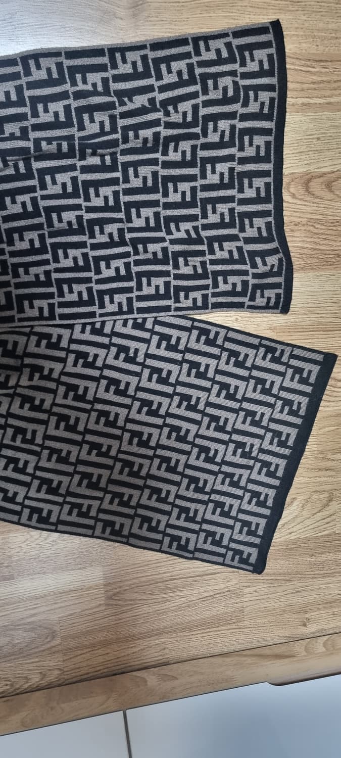 팬디 머플러 팔아요 상품이미지2