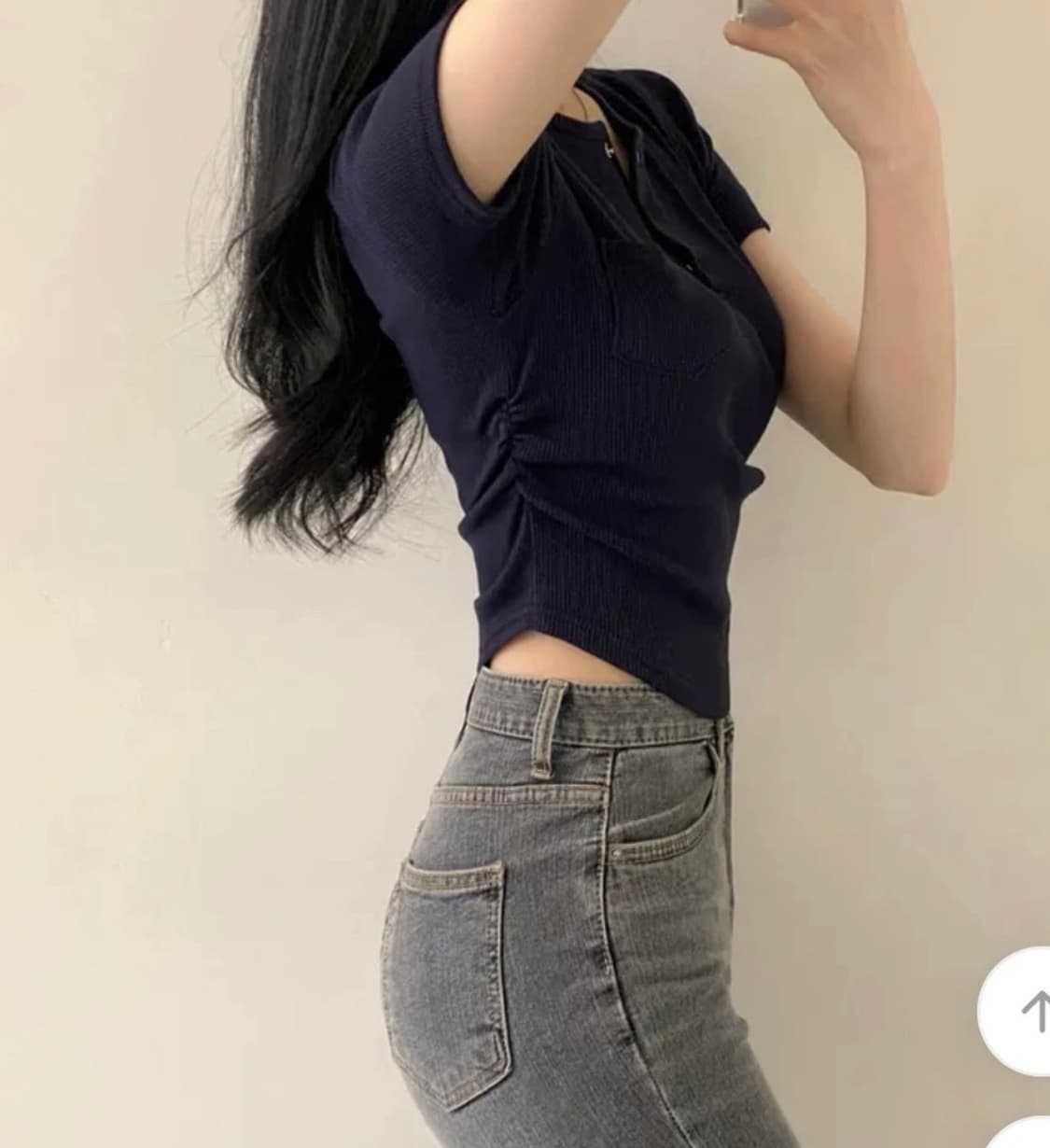 에이블리 앤드모어 또또 셔링 포켓 크롭 반팔티 굴림티 네이비 상품이미지3