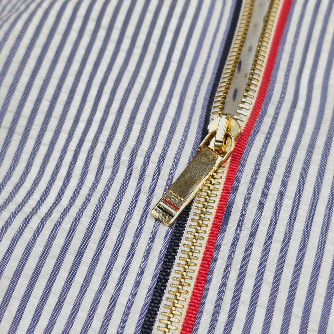 톰브라운 베이스볼 자수 시어서커 블루종 자켓 상품이미지4