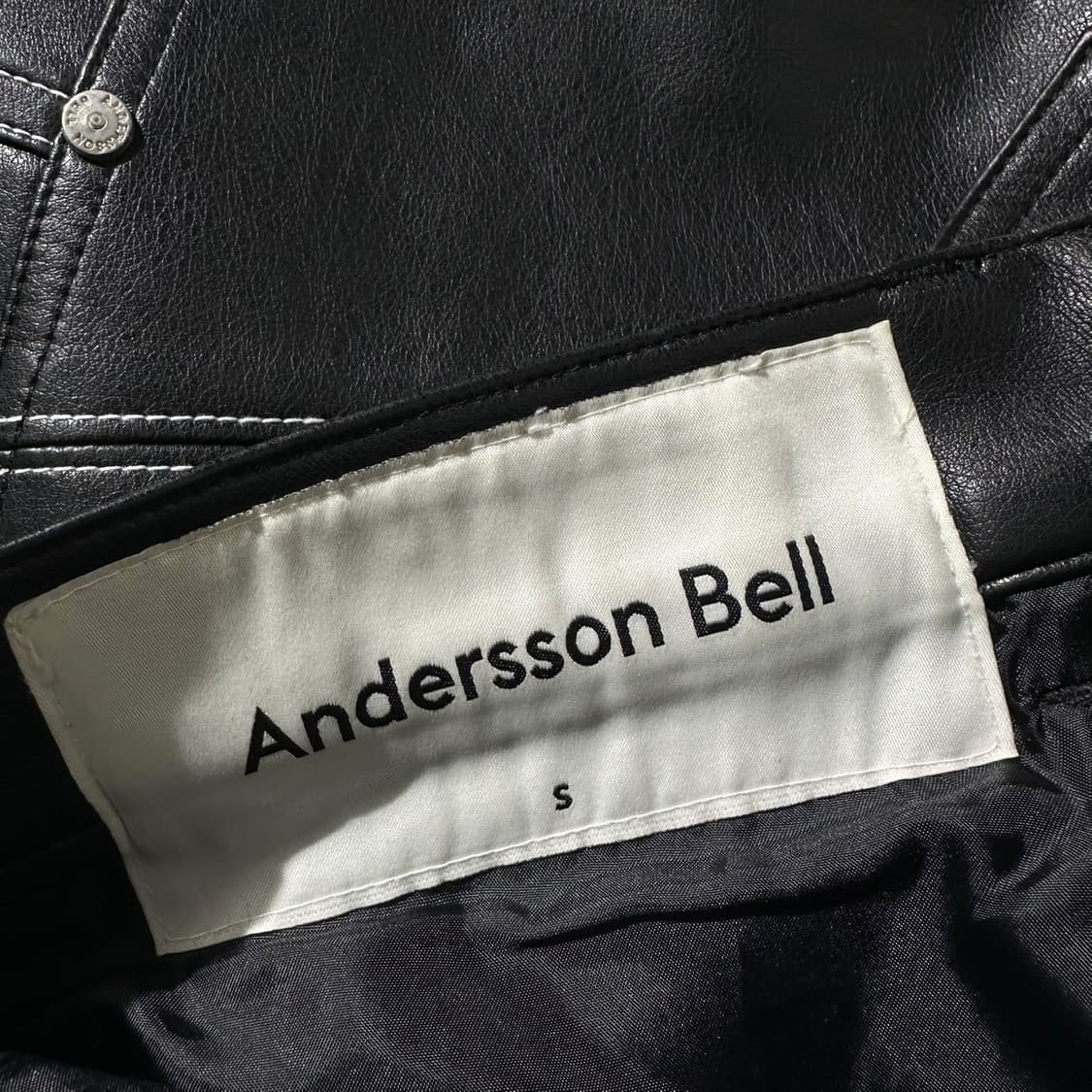 앤더슨벨 보이 레더 패널 크롭 팬츠 상품이미지5