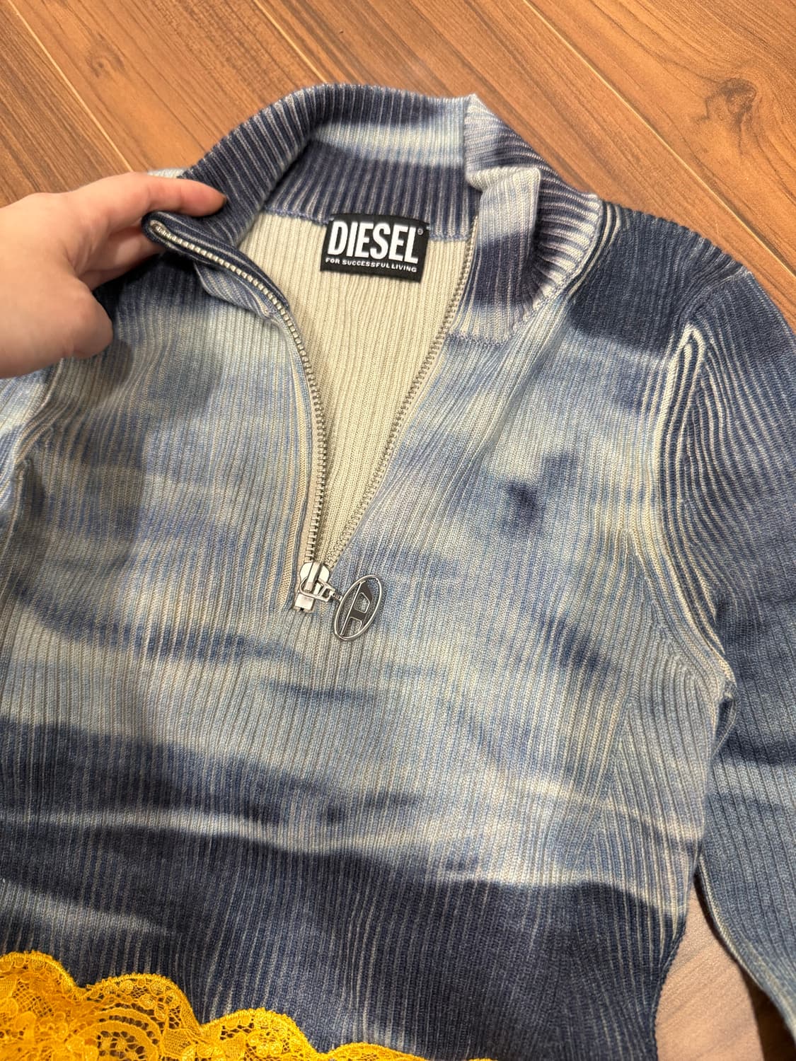 디젤 크롭티 상품이미지2