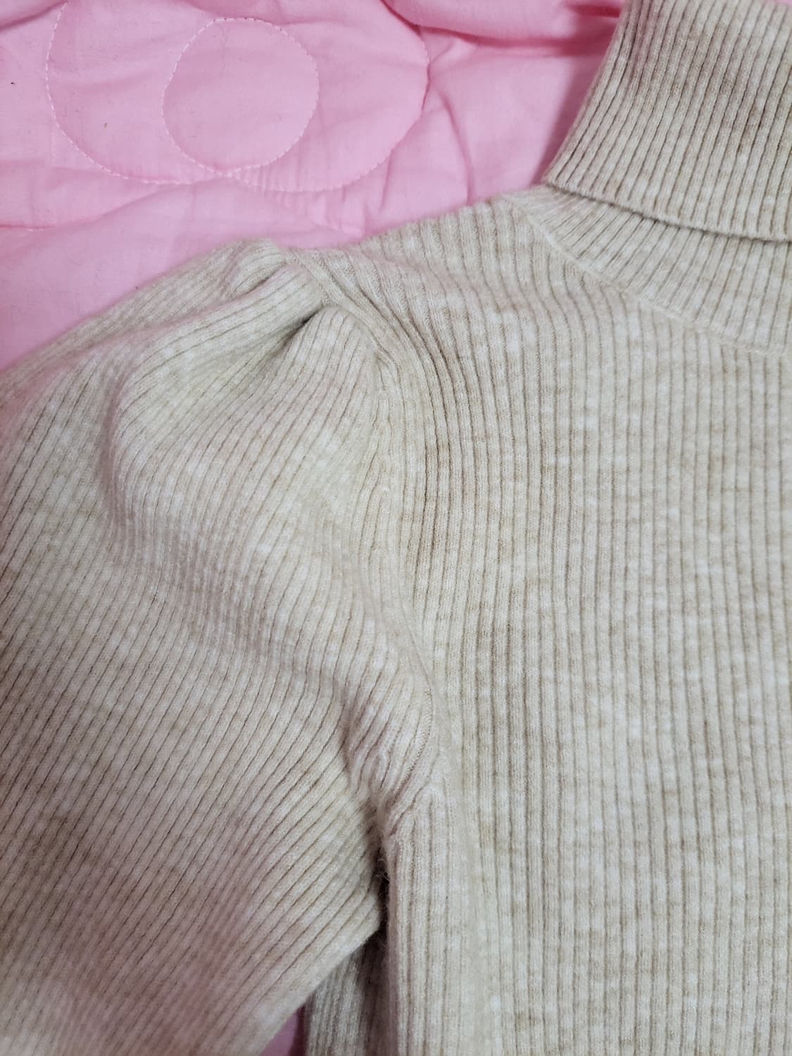 급처새상품!플라스틱아일랜드 소매벌룬 하이넥골지니트목폴라티셔츠 오즈세컨st 상품이미지3