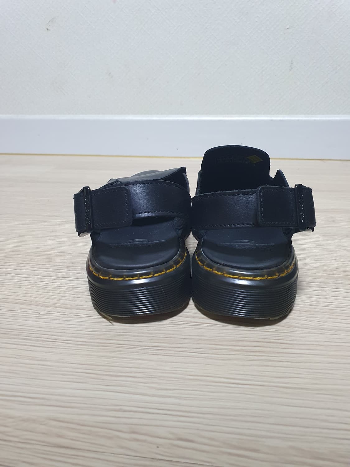 닥터마틴 칼슨 블랙 레더 뮬 슬리퍼 220~25 상품이미지5