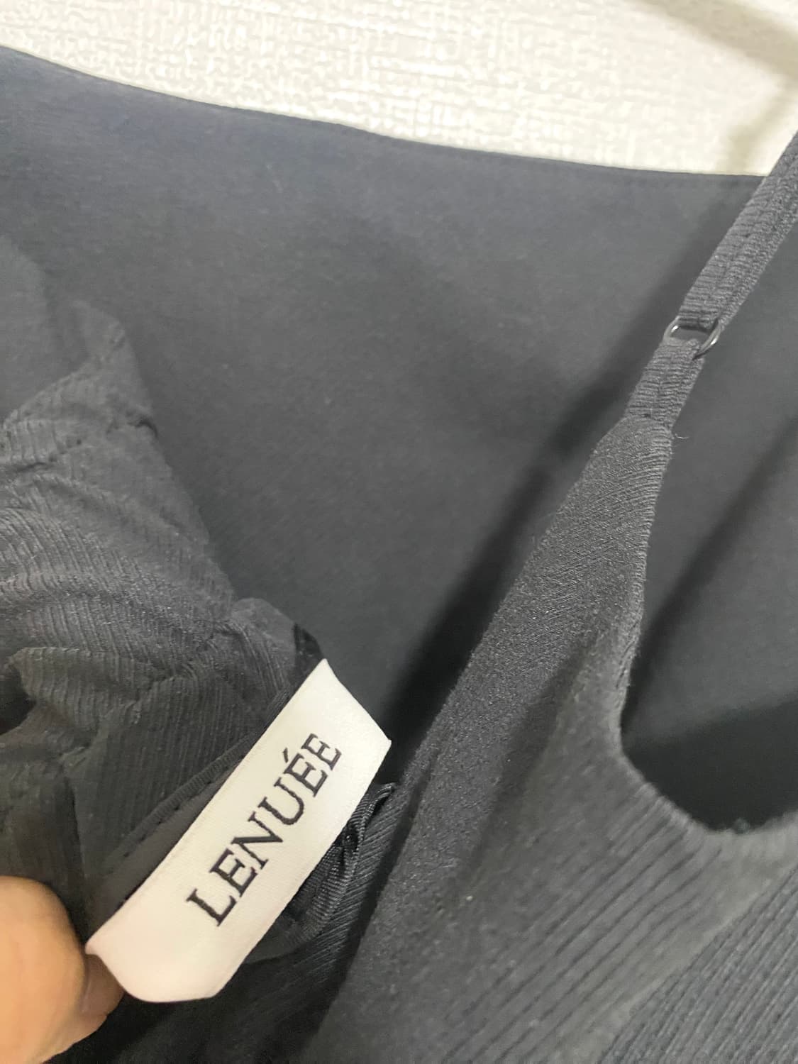 르누이 블랙 끈나시 바스락 원피스 상품이미지7