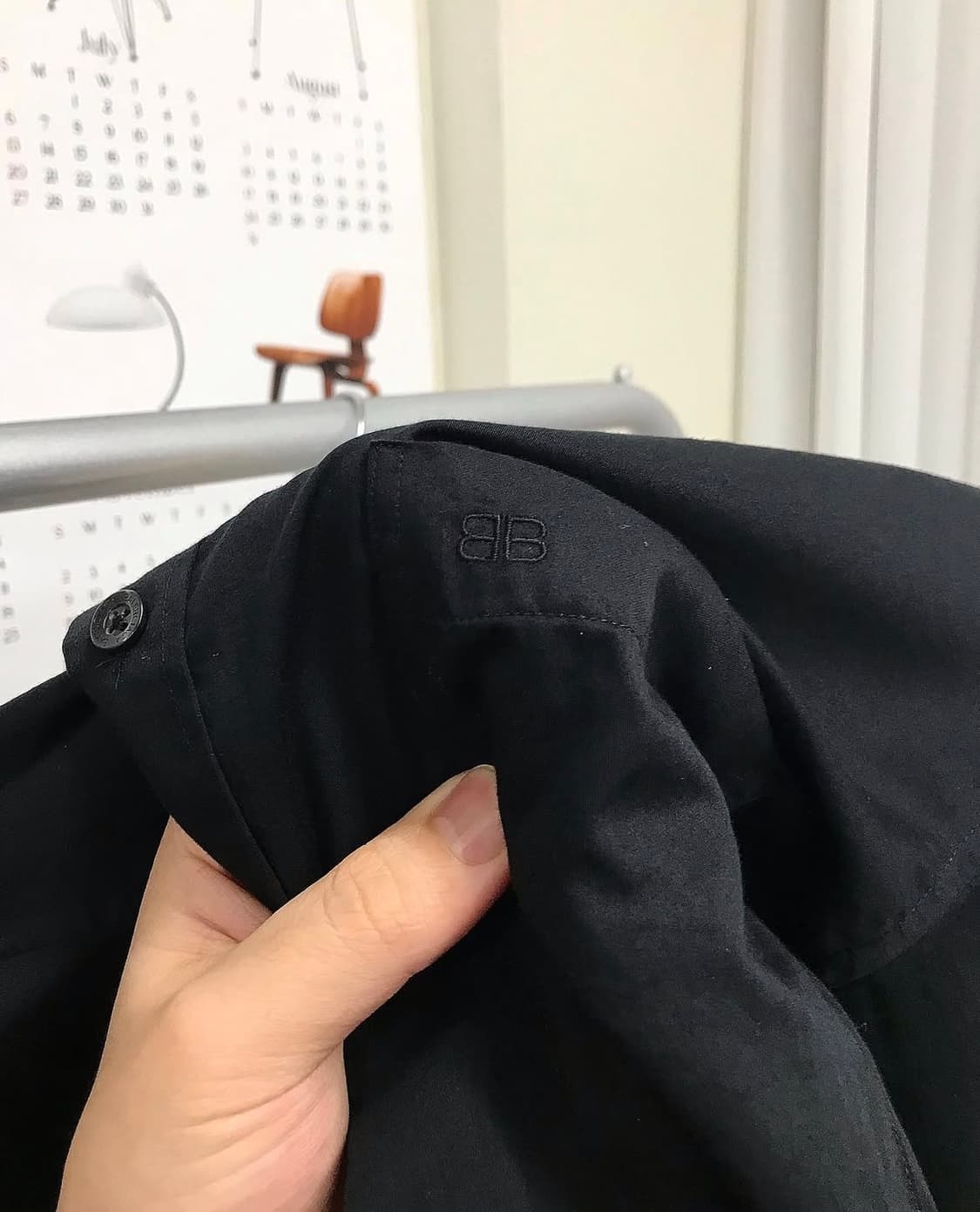 발렌시아가 BB로고 블랙 셔츠 상품이미지3