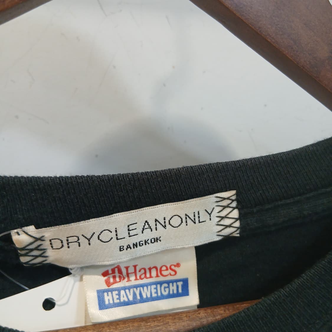 [DRYCLEANONLY] 독수리프린트 레이스소매 스터드 장식 락티셔츠 상품이미지4