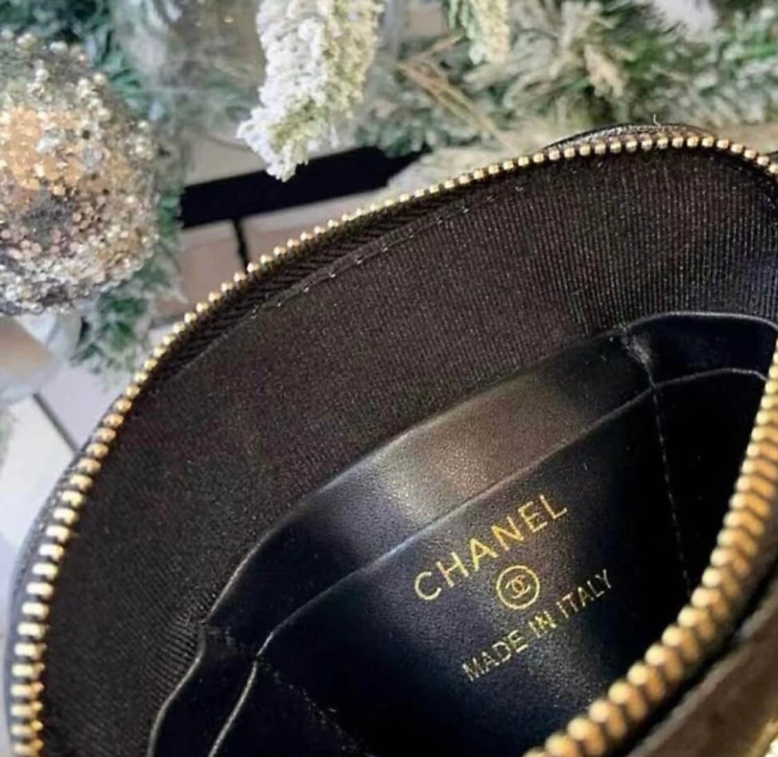 샤넬 뷰티 캐비어 반달 크로스백 상품이미지3