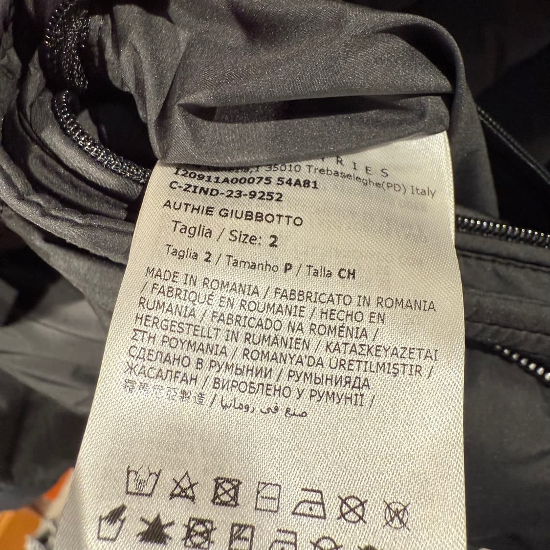 [새상품] 몽클레르 오띠 쇼트 다운 패딩 2사이즈
24년 구매  상품이미지6