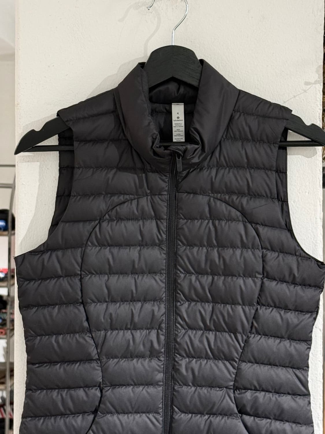 룰루레몬 블랙 팩 잇 다운 베스트 상품이미지4