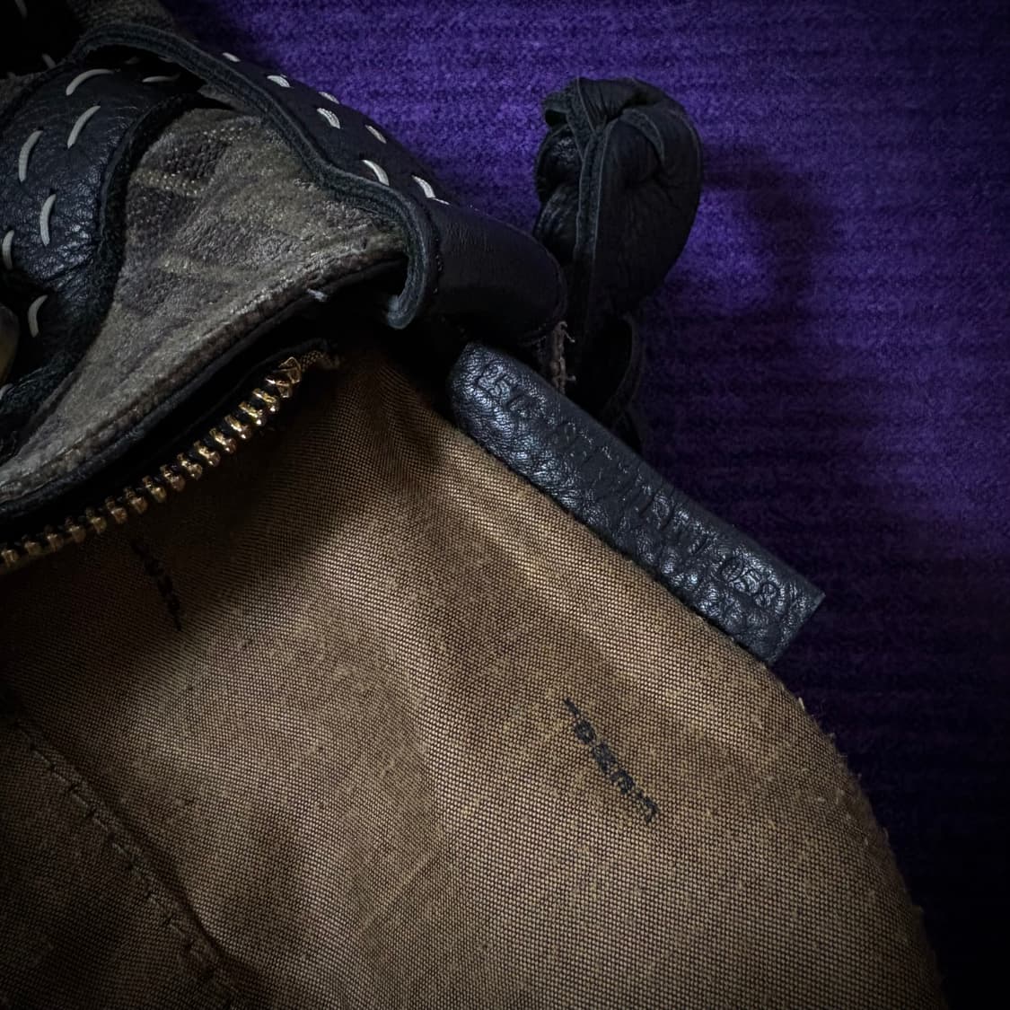 FENDI Vintage FF Canvas Shoulder Bag 상품이미지7