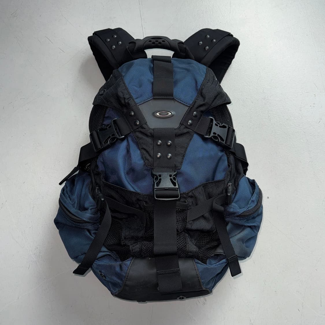 오클리 제팬 아이콘 네이비 테크니컬 백팩 상품이미지2