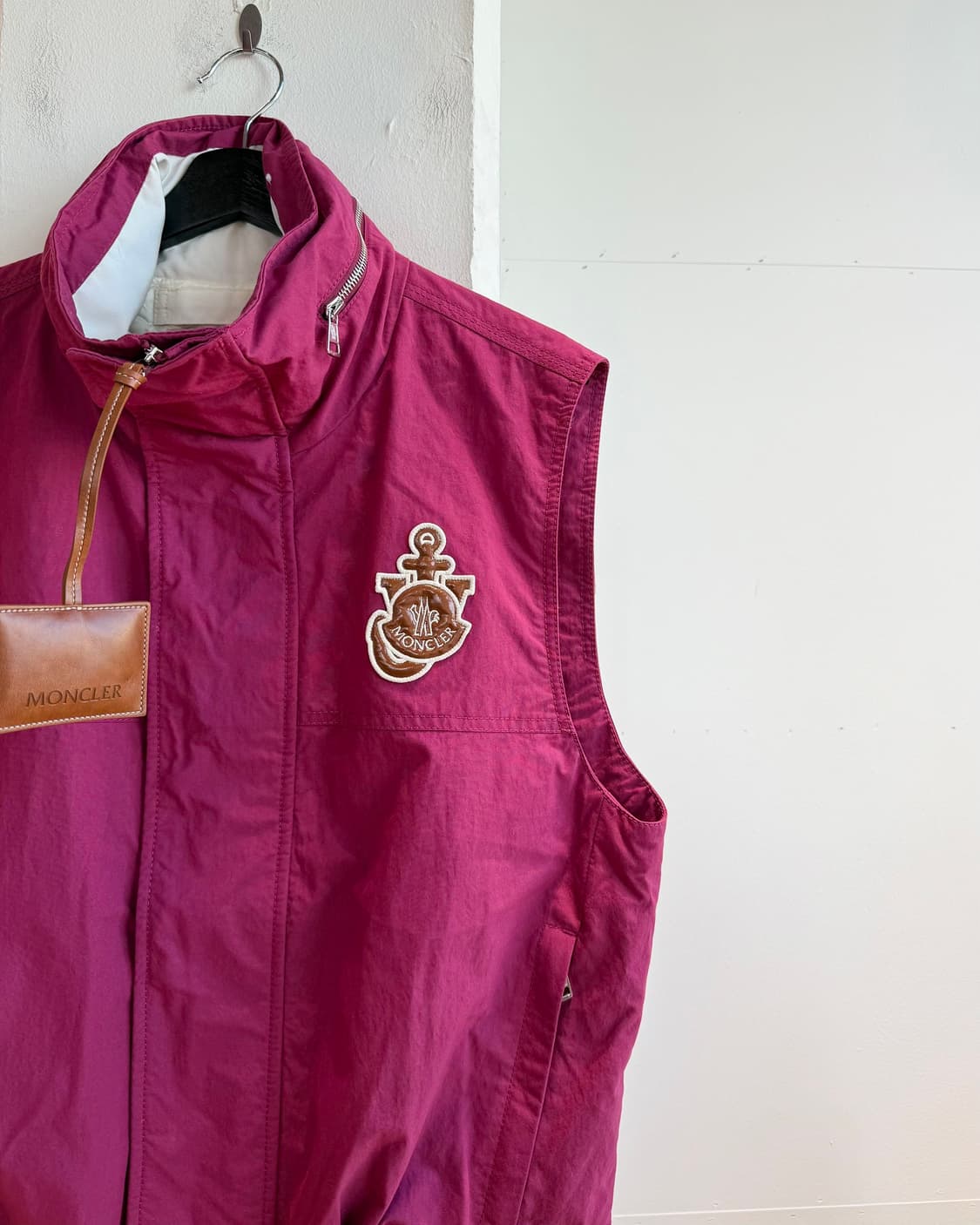 몽클레르 x jw앤더슨 핑크 트라이판 베스트 점퍼  상품이미지5