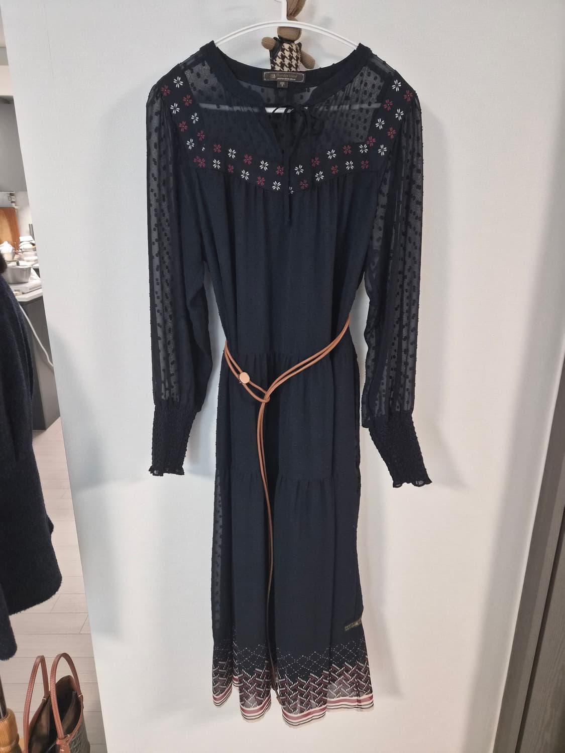 [Thursday Island] 써스데이 아일랜드 스모킹소매 티어드 쉬폰 상품이미지1