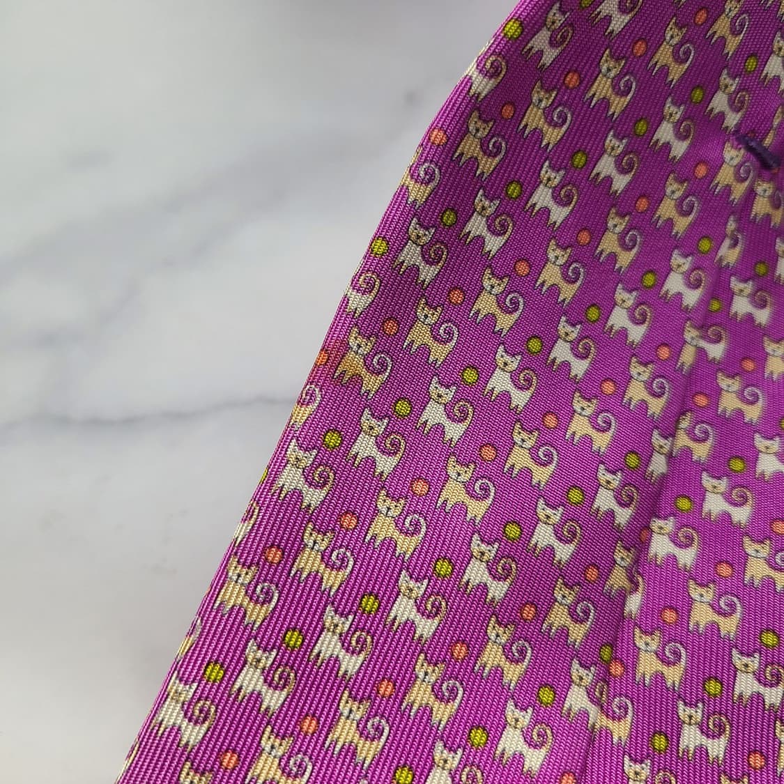 살바토레 페라가모 실크 강아지 패턴 넥타이 8.6cm B등급 E700
 상품이미지10