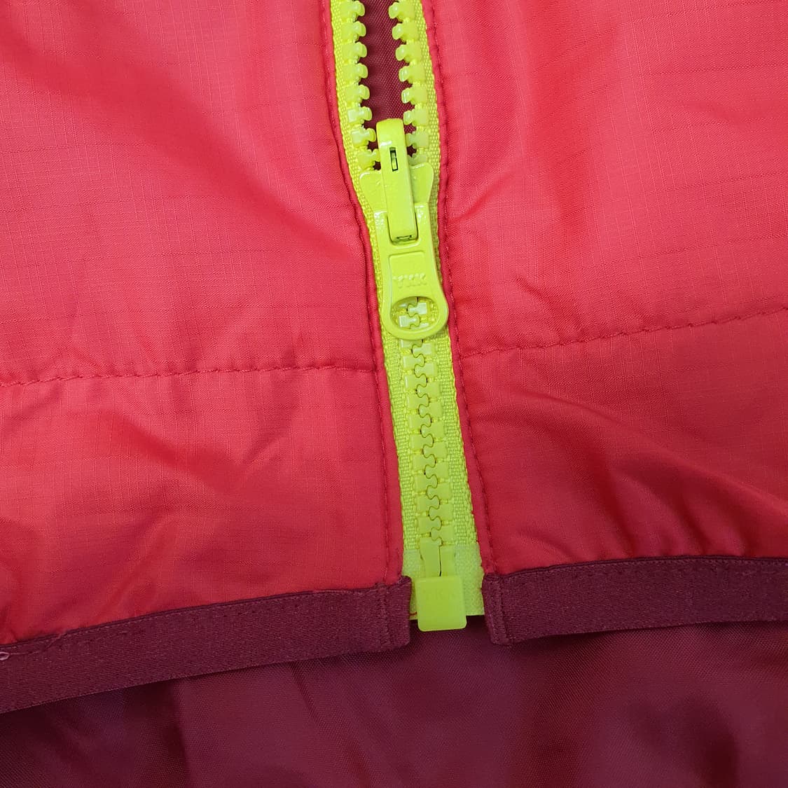 아디다스 얇은 경량패딩 남자105 상품이미지5