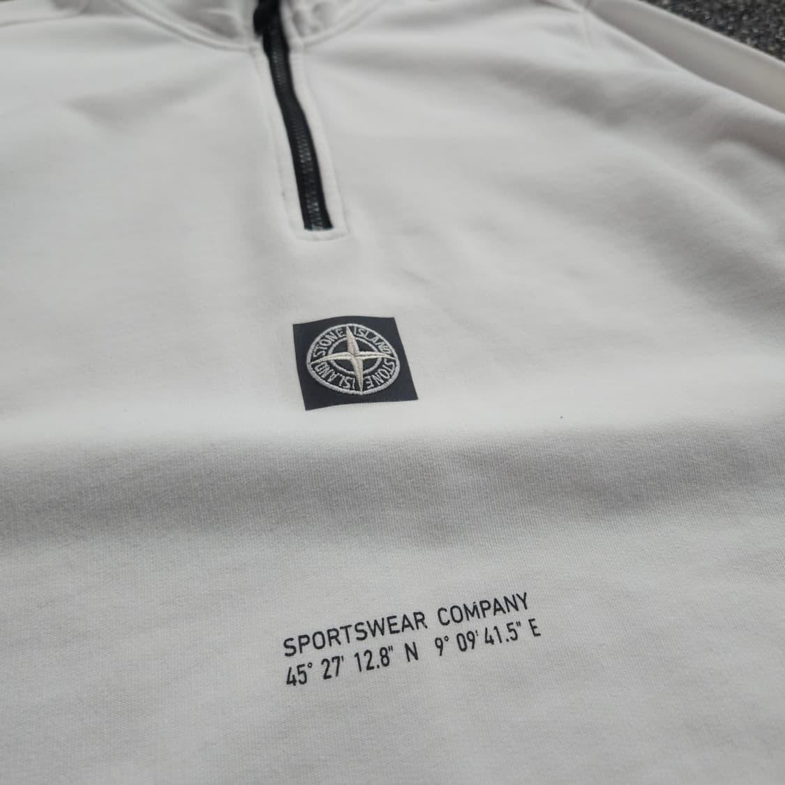 스톤아일랜드 와펜 빅로고 하프집업 스웻 셔츠 (M) 상품이미지3