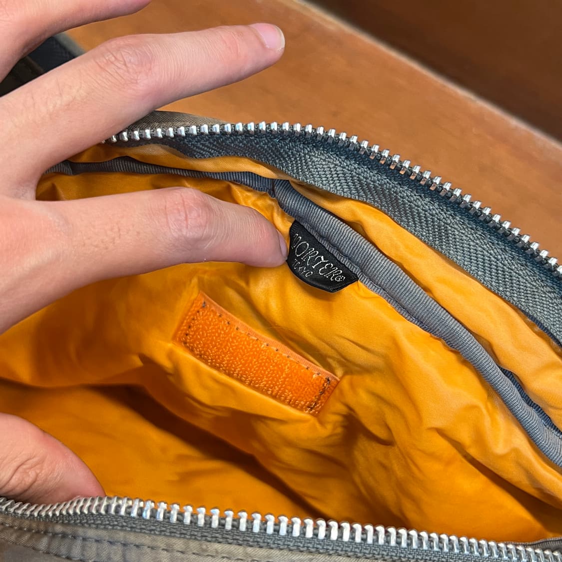 PORTER 요시다포터 탱커 숄더백 그레이 L 상품이미지6