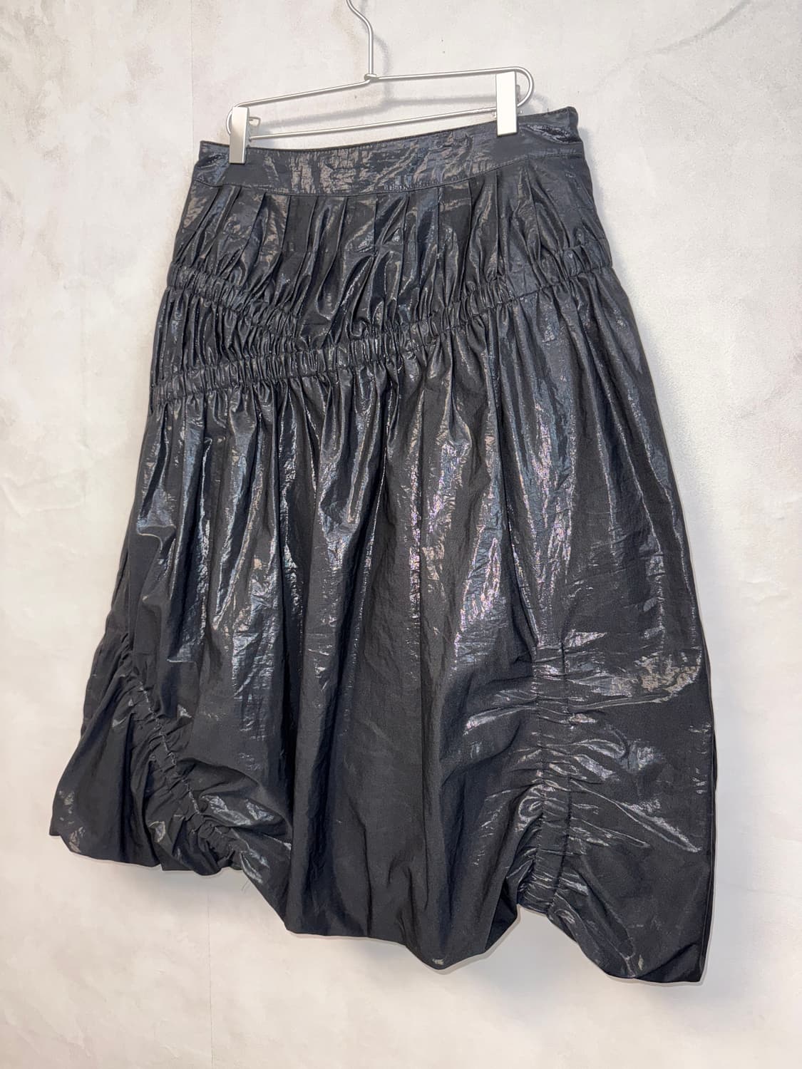 Black satin shirring balloon skirt 상품이미지3
