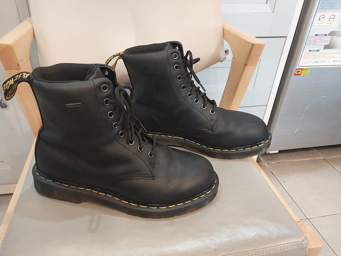 닥터마틴 1460 WP 방수 워커 UK7
 US 260 상품이미지1