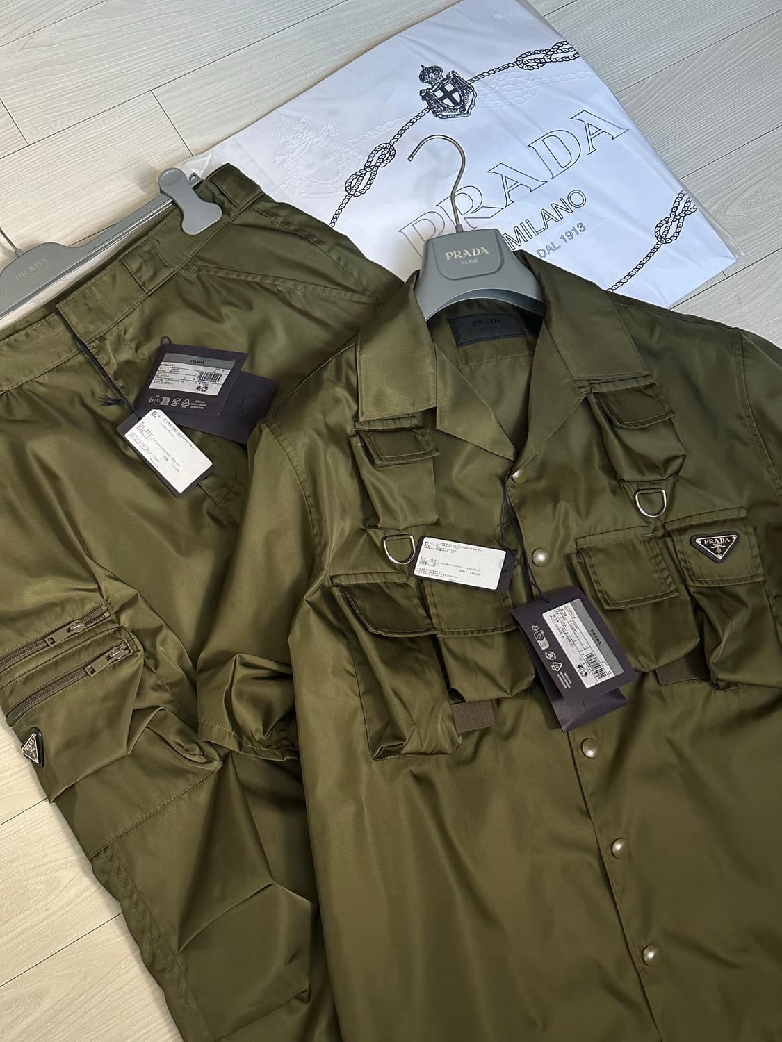 프라다 리나일론 탄창 셋업 24ss XL(105-110) 새상품급 상품이미지7