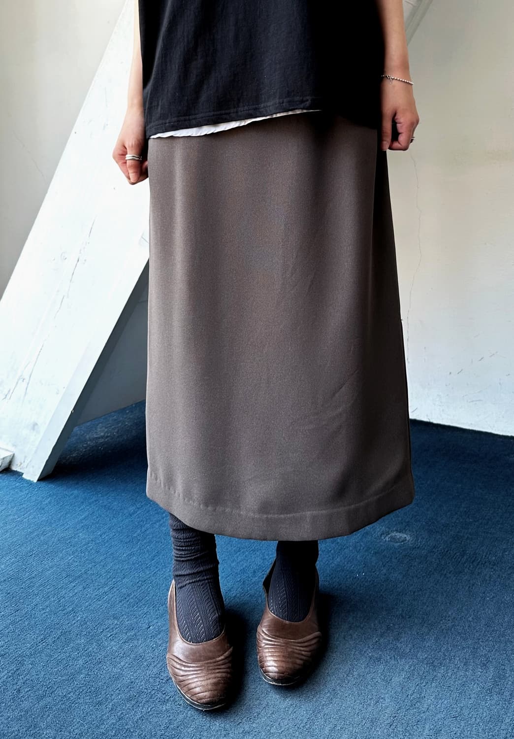 Back slit design long skirt 상품이미지4