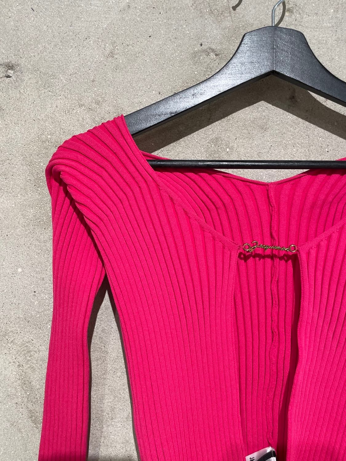 자크뮈스 네온 핑크 라 마이유 프랄루 롱그 가디건 상품이미지2