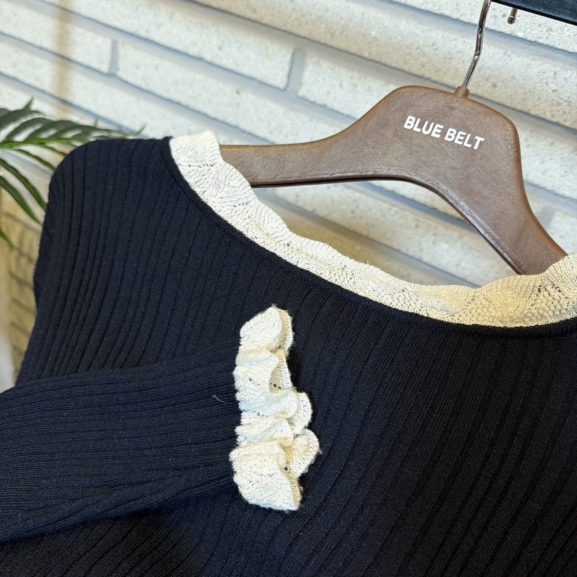 JPN VINTAGE 롱슬리브 골지 니트 레이스 프릴 디테일 슬림핏 남색 상품이미지6