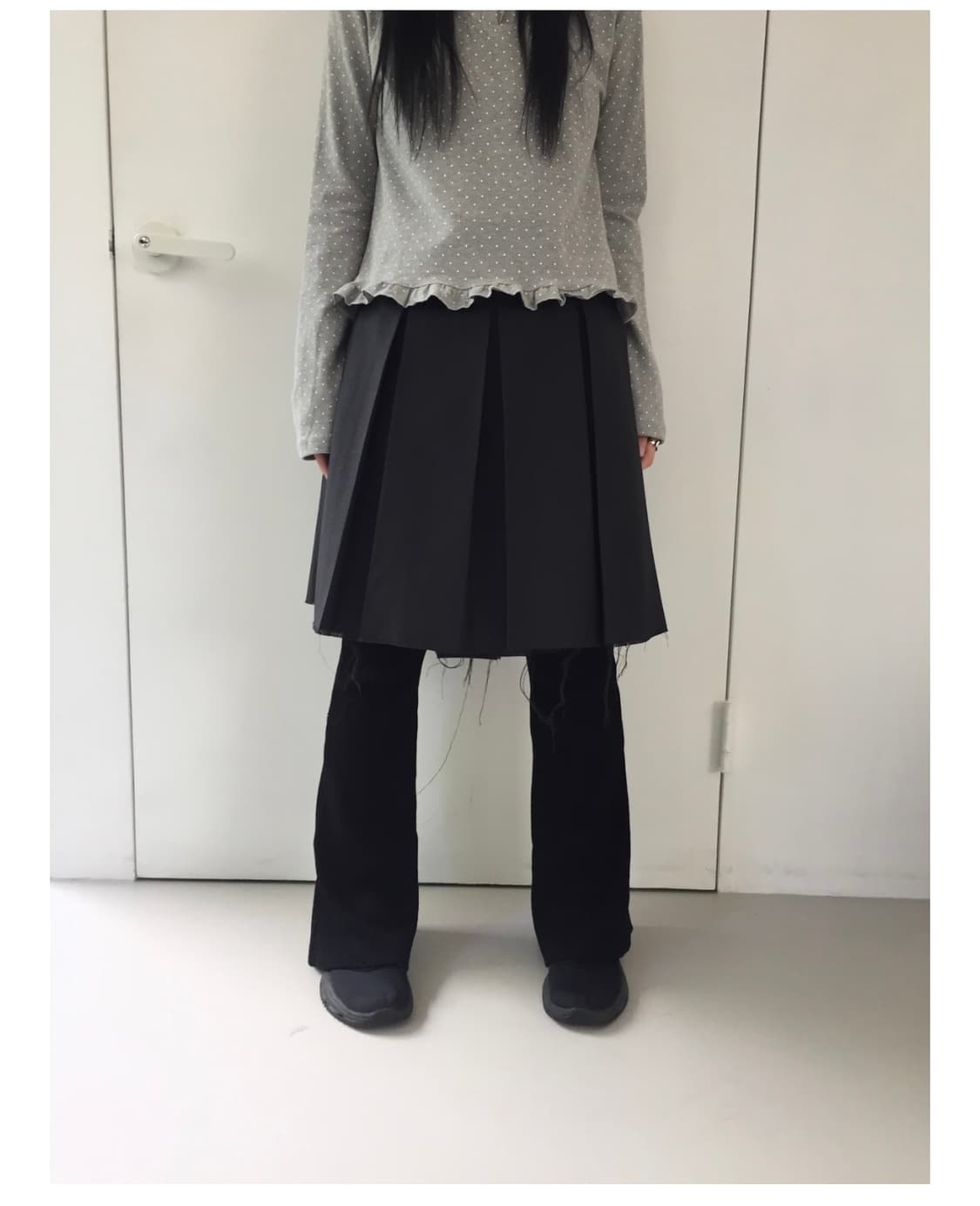 우온 플리츠 랩 커팅 스커트 레이어드 스커트 블랙 상품이미지2