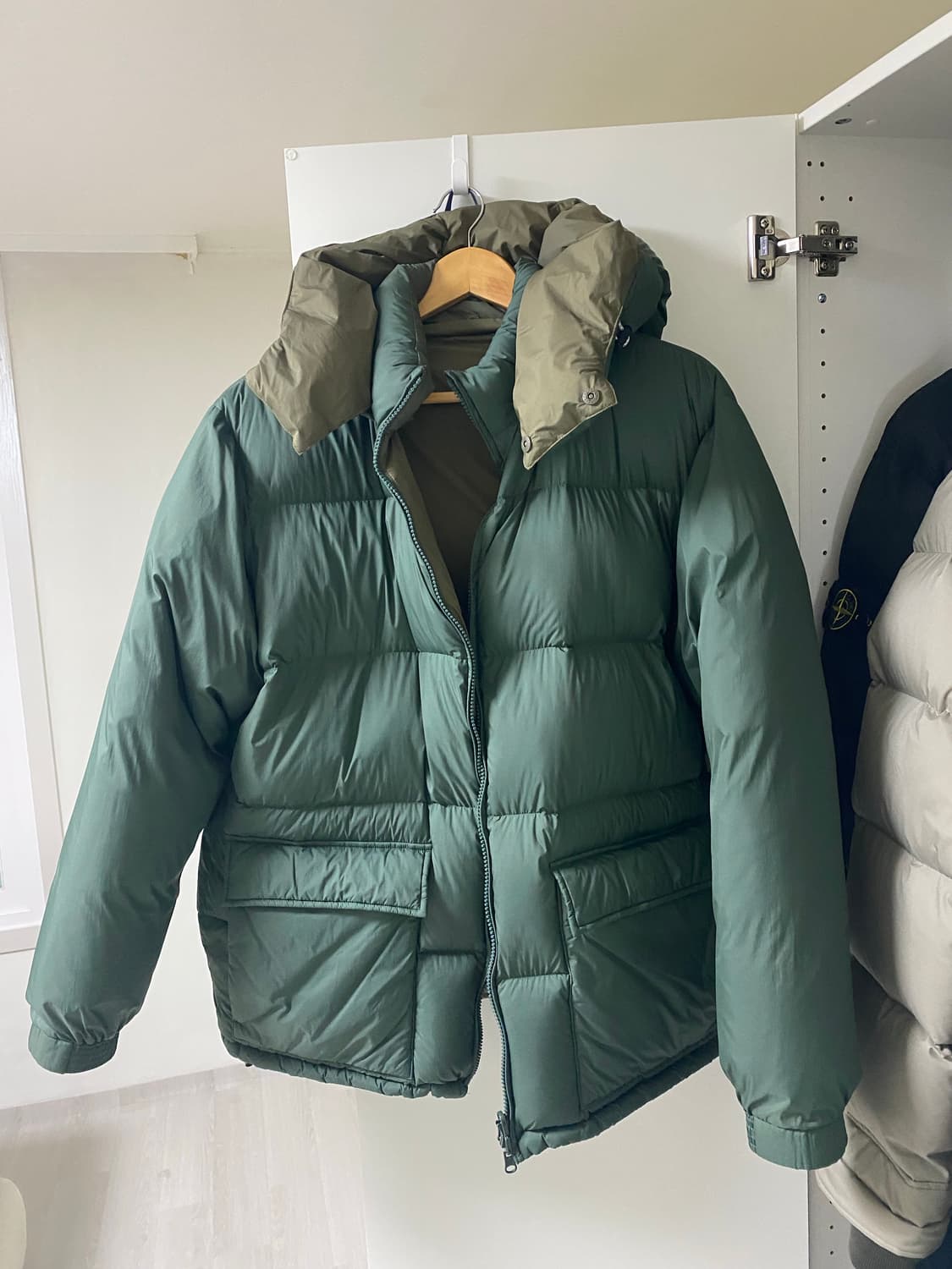 유니클로 X JW앤더슨 리버시블 패딩 올리브 L 상품이미지1