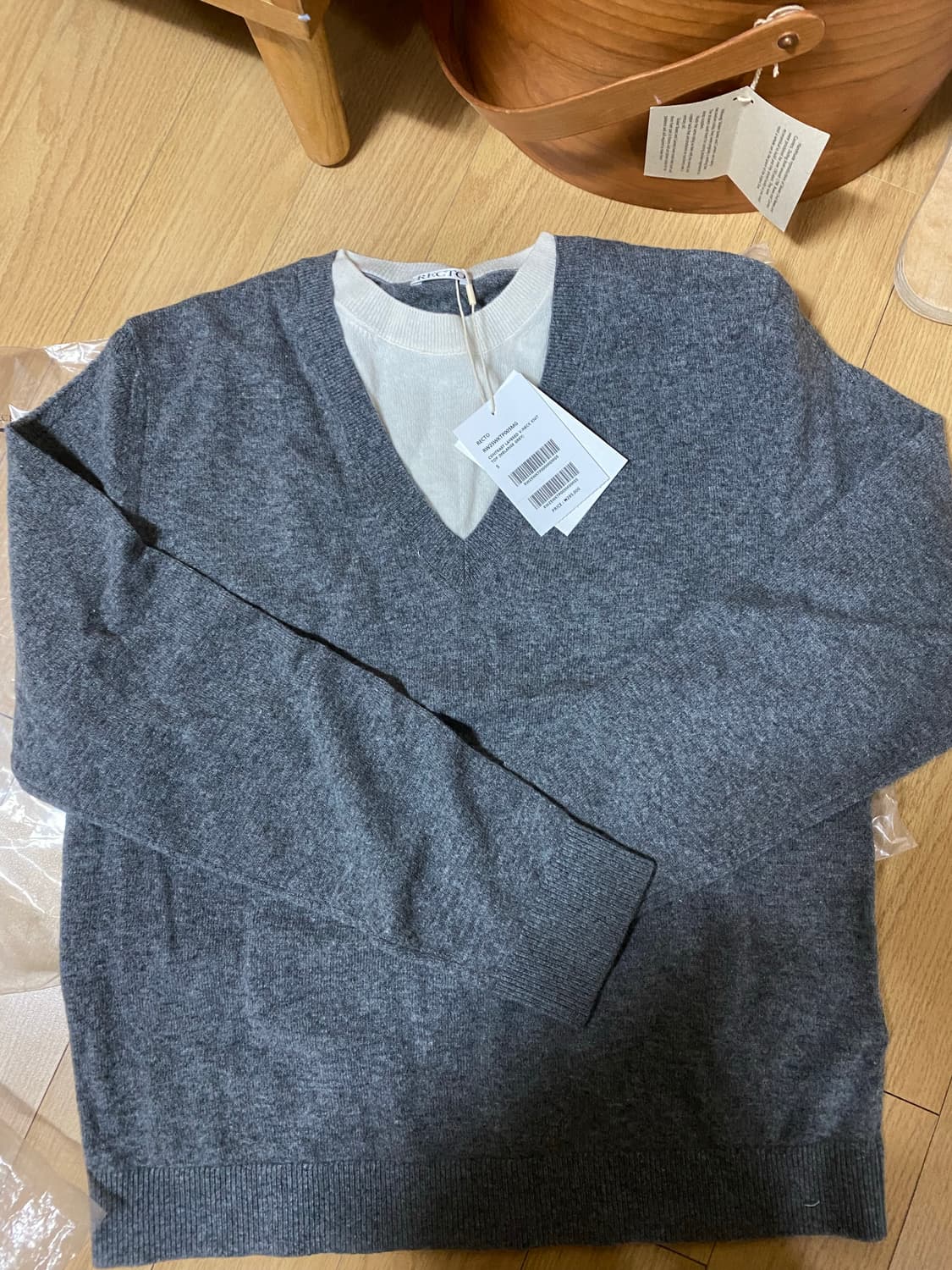 렉토 레이어드 브이넥 니트  상품이미지3