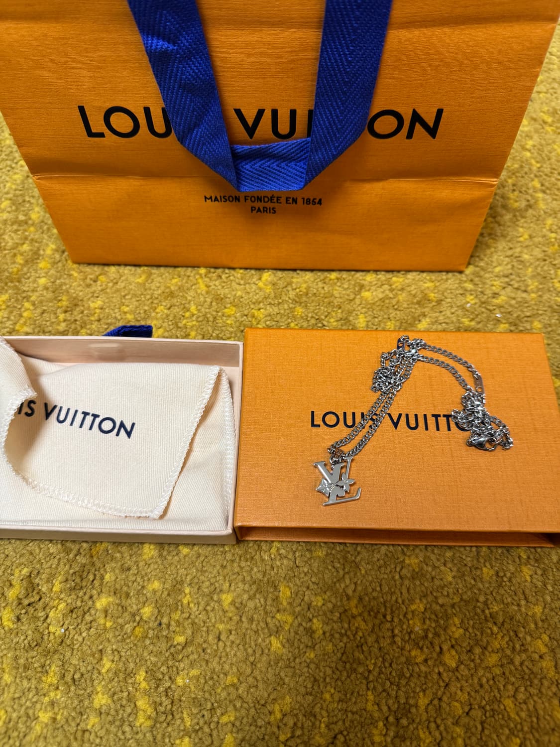 루이비통 모노그램 로우 펜던트 목걸이 실버 상품이미지2