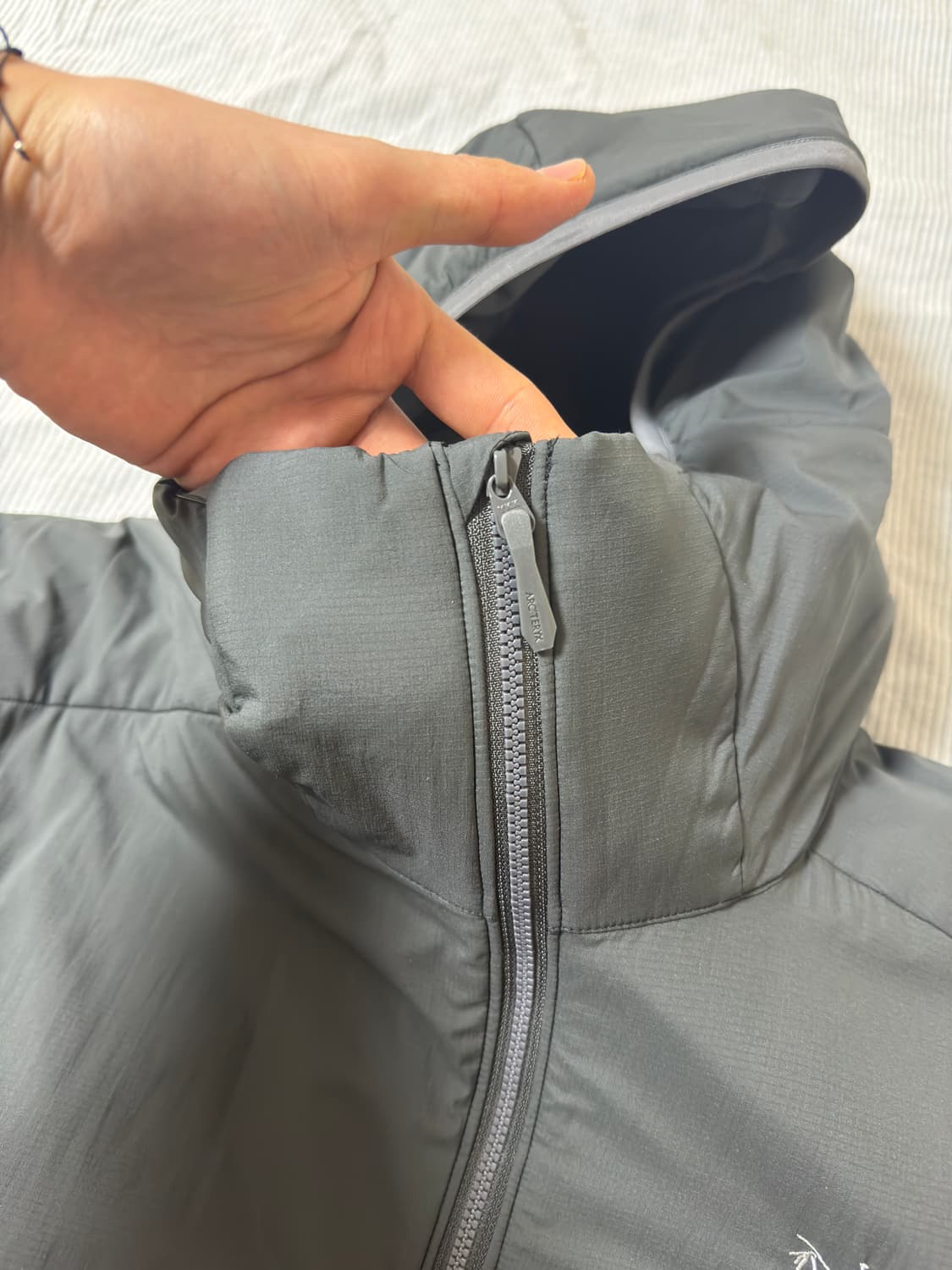 (SS급) 아크테릭스 아톰 LT 후디 글리치 M 상품이미지5