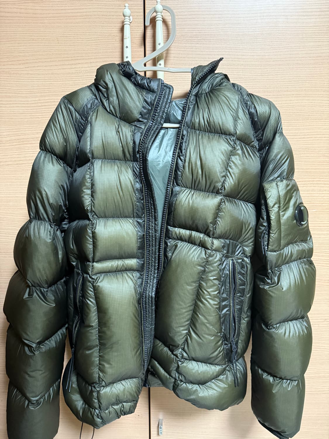 Cp 컴퍼니 dd쉘 올리브 나이트 패딩 급처 상품이미지1