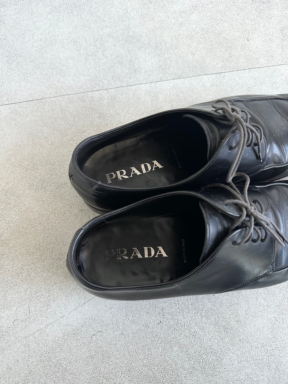 프라다 스퀘어토 블랙 레더 더비슈즈 상품이미지6