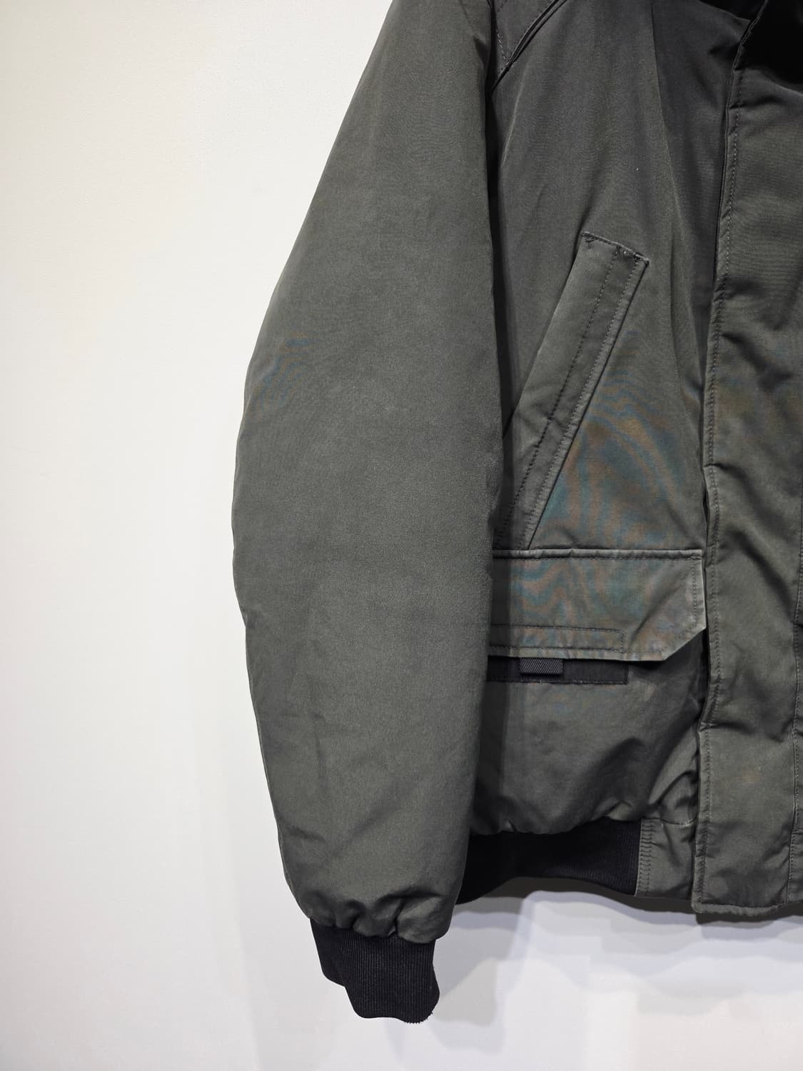 내셔널지오그래픽 유틸리티 덕다운 숏패딩 차콜 상품이미지4