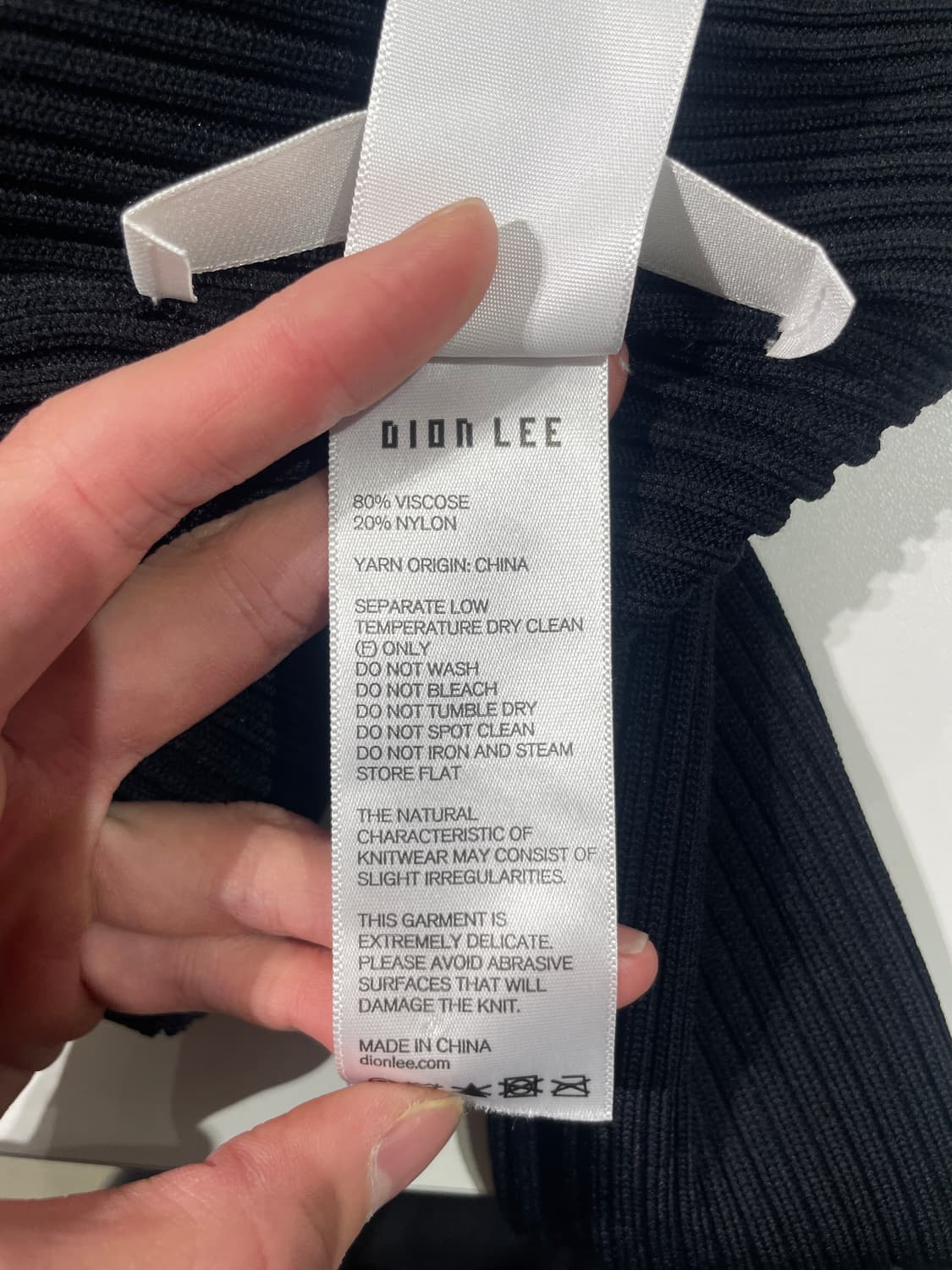 디온 리 블랙 컷 아웃 골지 니트 상품이미지8