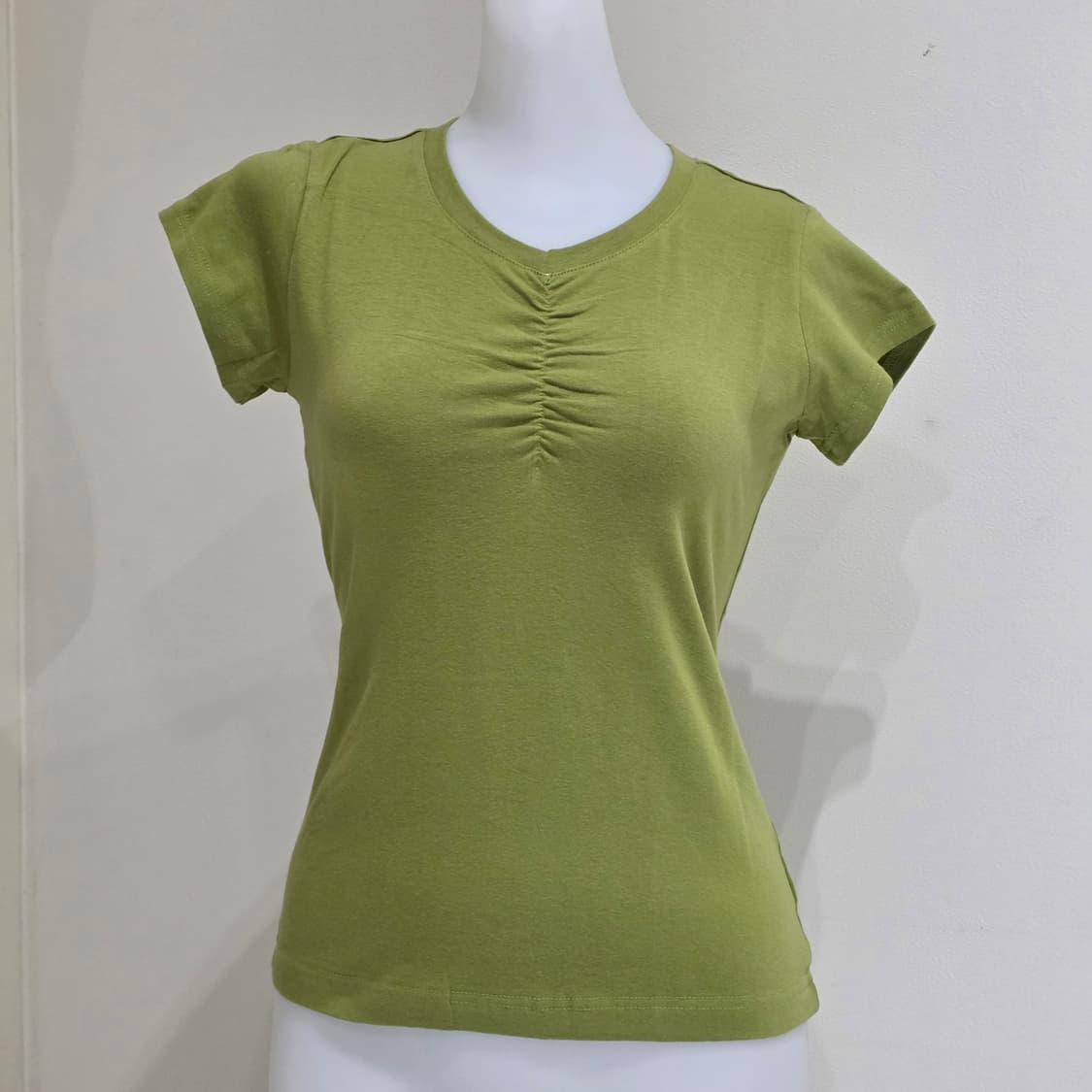 빈티지) 올리브 그린 베이직 y2k 가슴셔링 에이블리 모리걸 반팔티셔츠 상품이미지1
