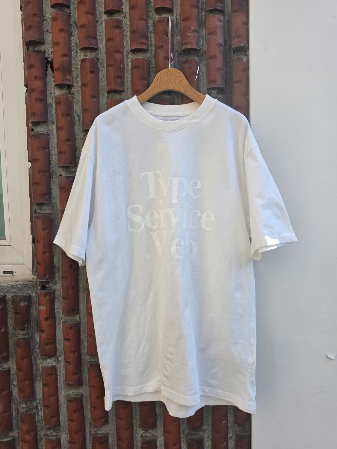 화이트 Type Service Web 프린팅 반팔 티셔츠 상품이미지1