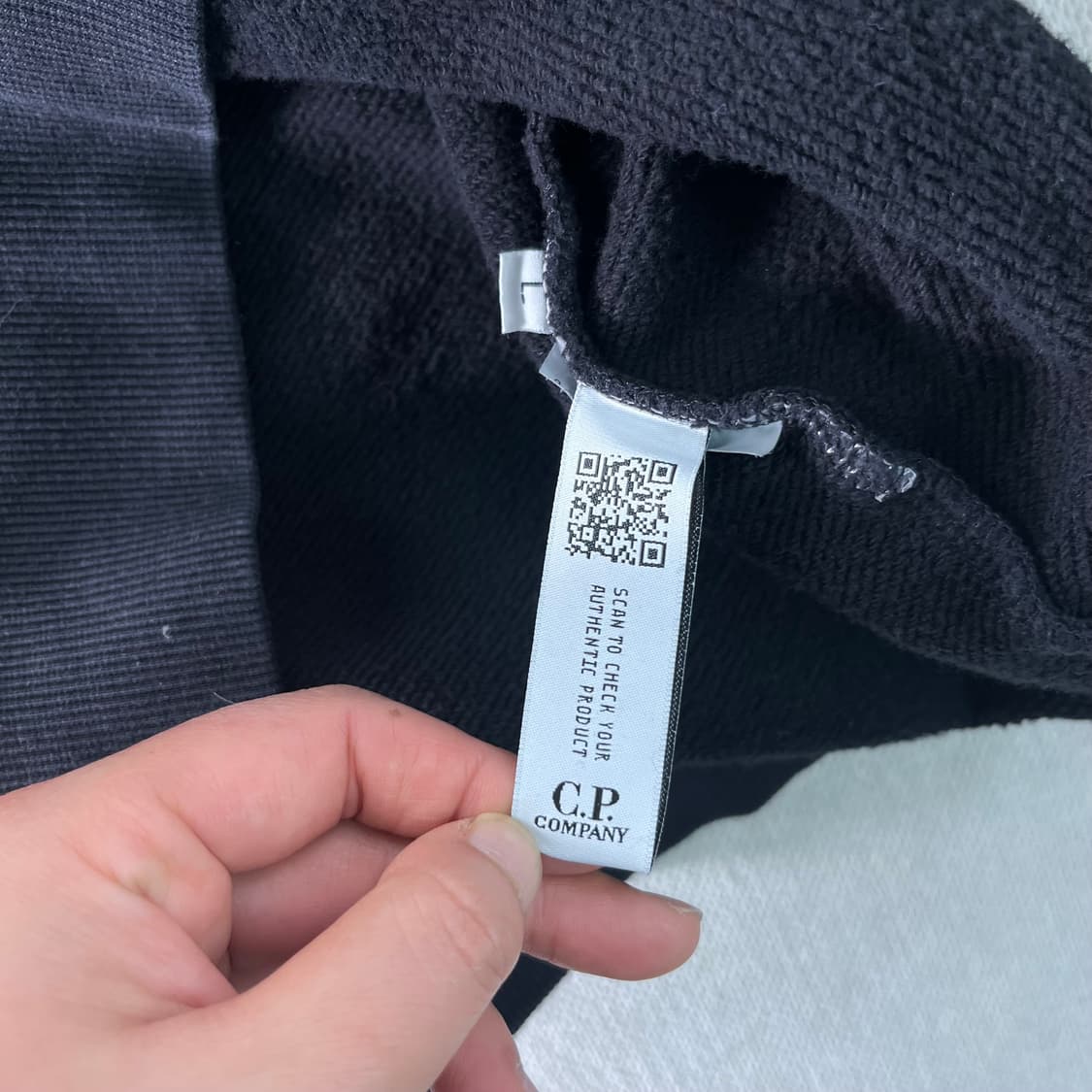 100 cp컴퍼니 고글 센터 자수로고 맨투맨  상품이미지6