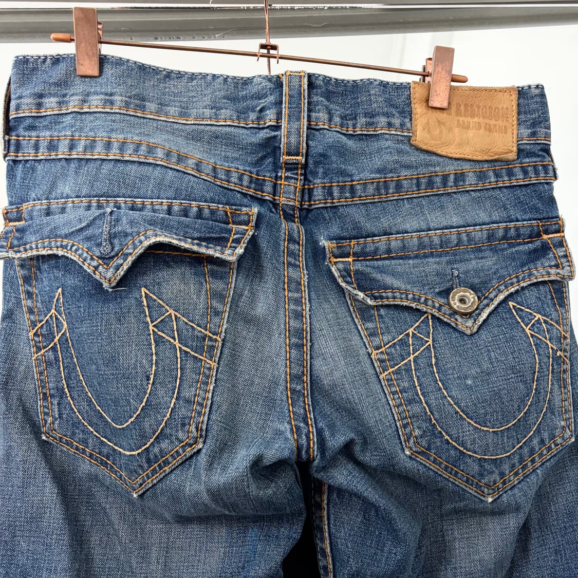 트루릴리전 부츠컷 데님 팬츠 상품이미지6