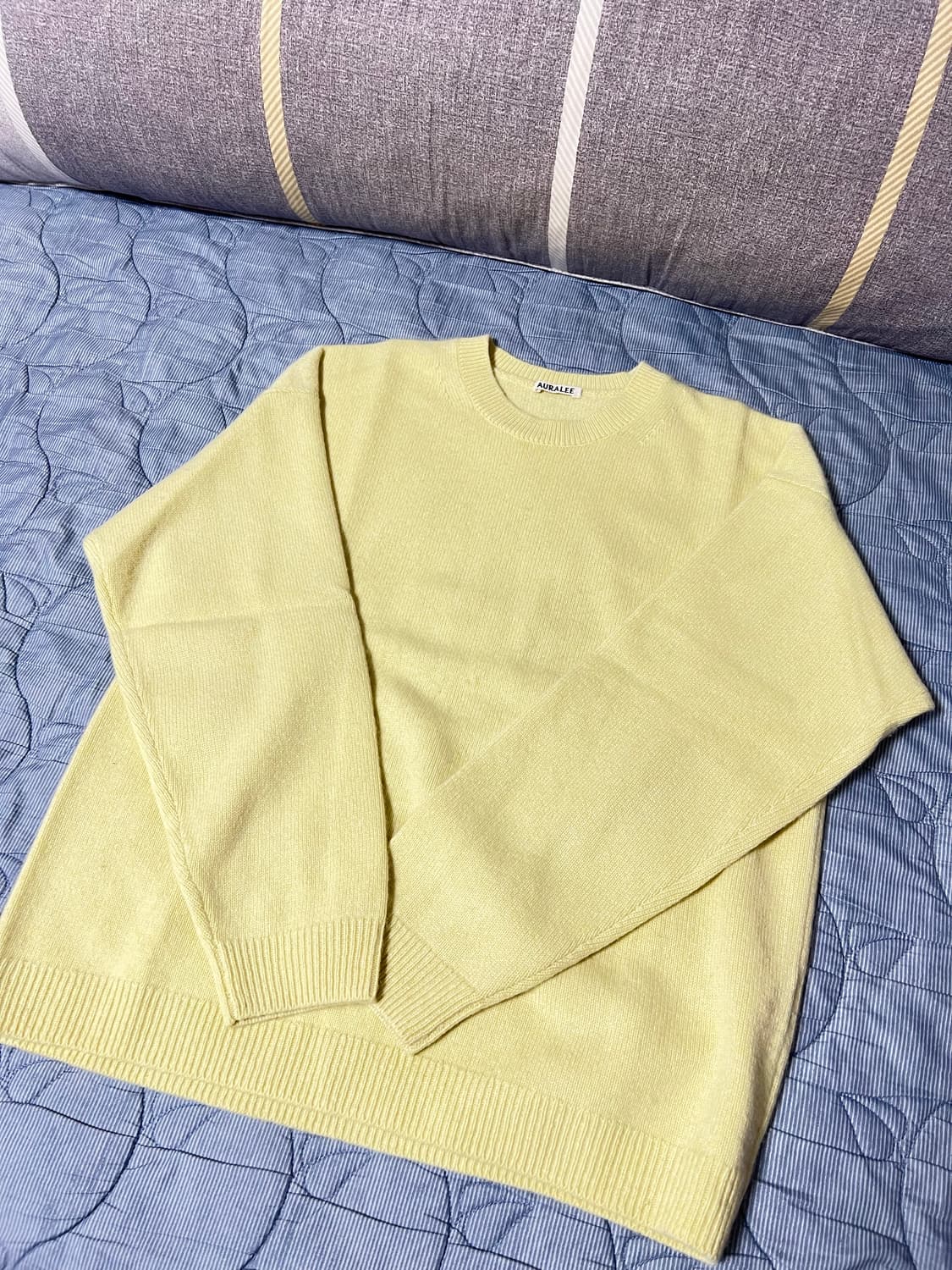 오라리 캐시미어 니트 라이트 옐로우 상품이미지1