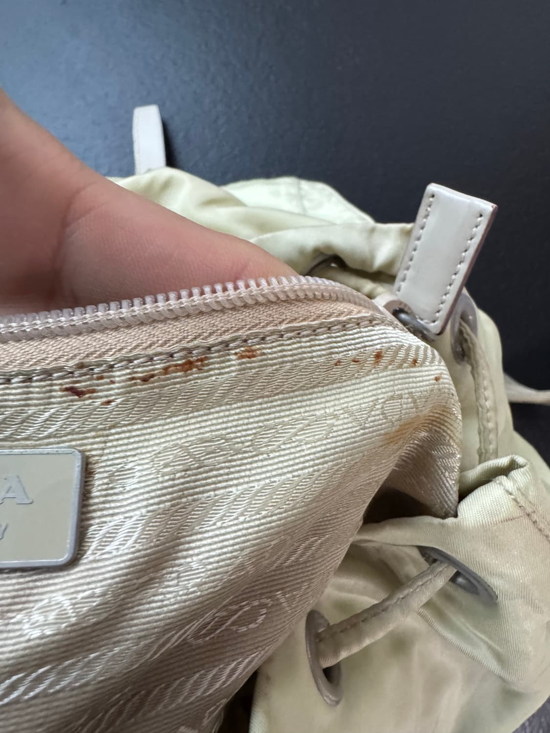 프라다 포코노 리나일론 백팩 투포켓 상품이미지7