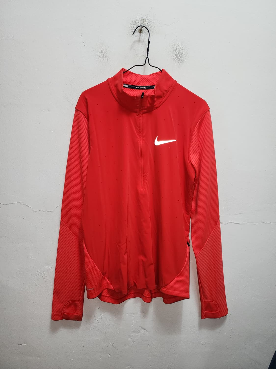 나이키 런닝 드라이핏 에어로 트랙탑 상품이미지1