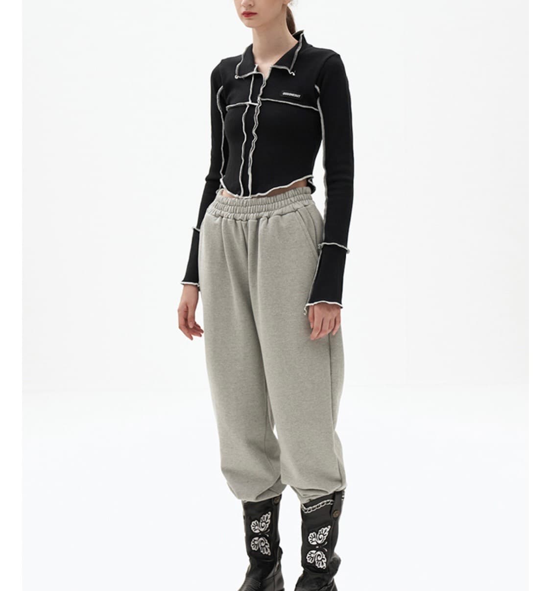 오드원아웃 핀턱 피큐 티셔츠 블랙 상품이미지3