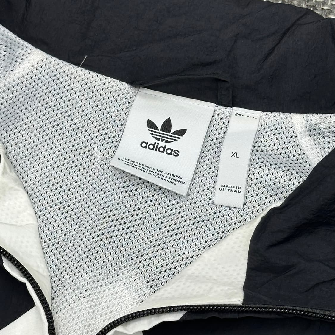 아디다스 신형 빅트레포일 바람막이 XL 상품이미지7