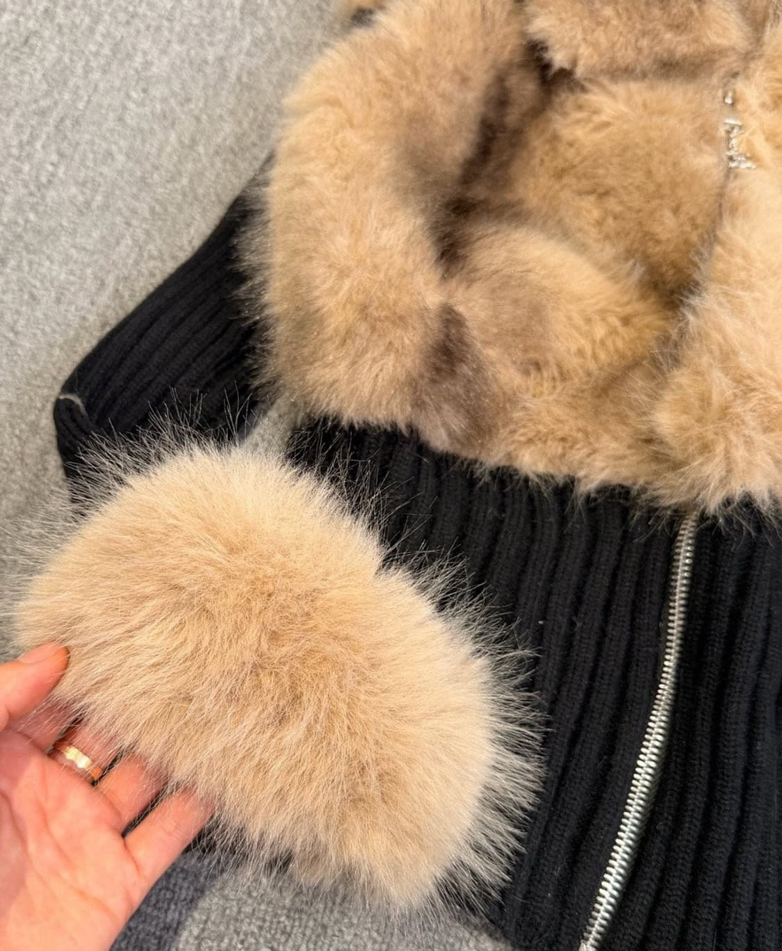 26SS 셀린느 트리밍니트집업 상품이미지10